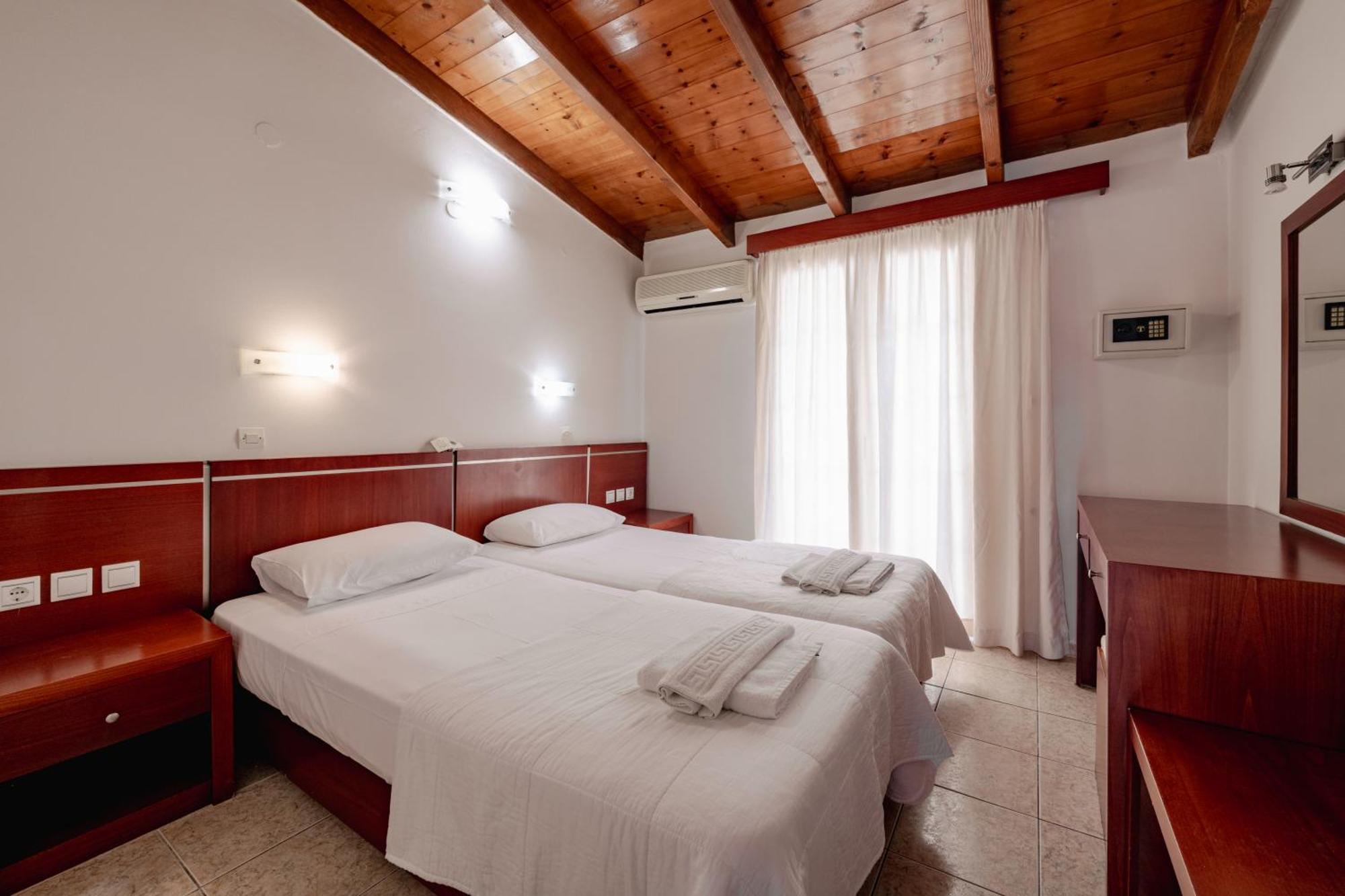 Canadian Hotel Laganas Zewnętrze zdjęcie
