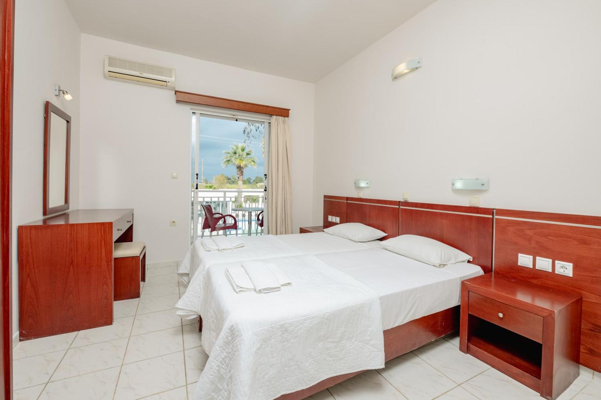Canadian Hotel Laganas Zewnętrze zdjęcie