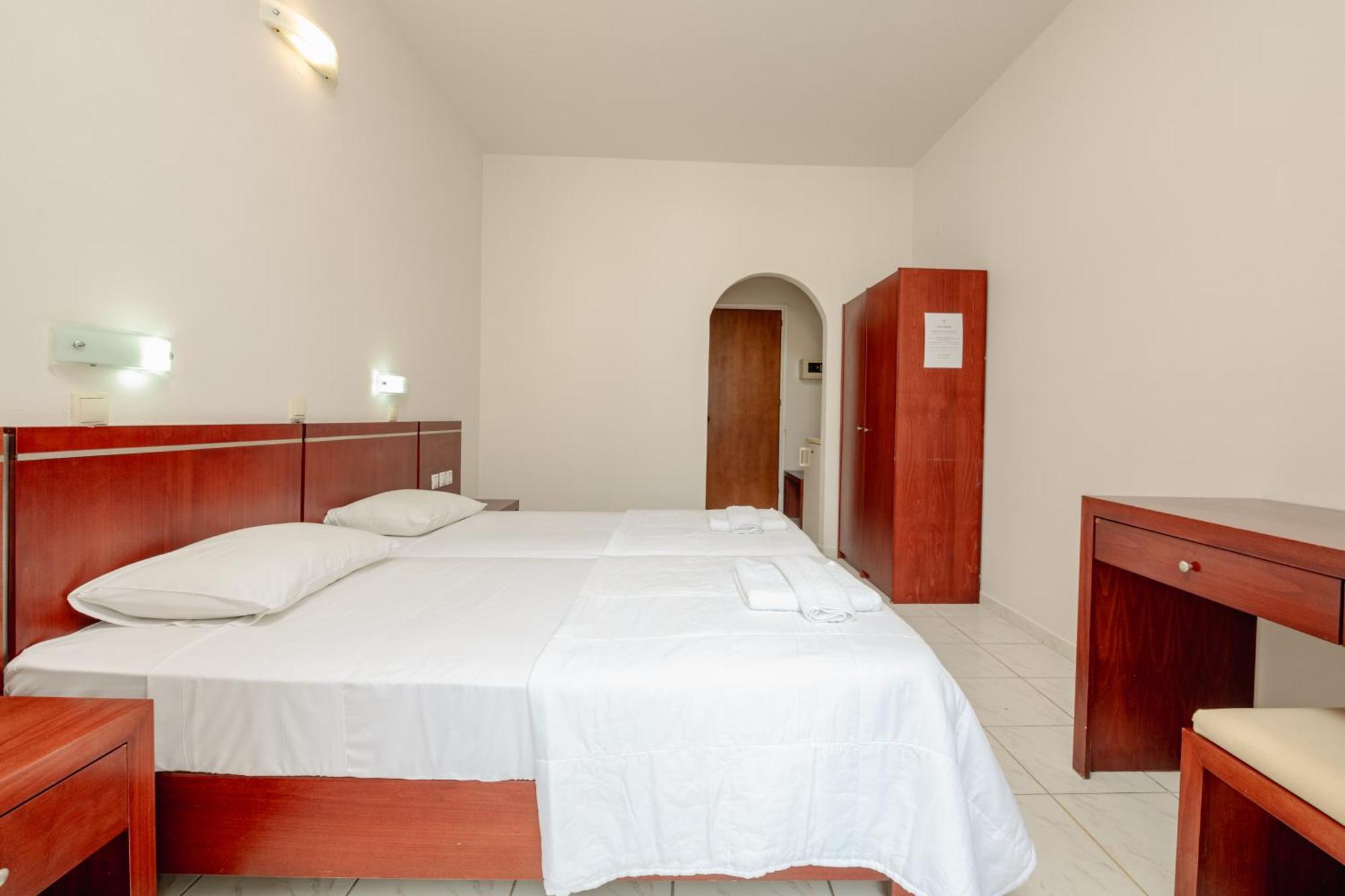 Canadian Hotel Laganas Zewnętrze zdjęcie